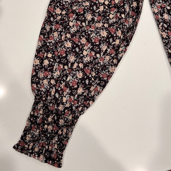 Oak + Fort Floral Puff Sleeve top - Picture 2 of 5